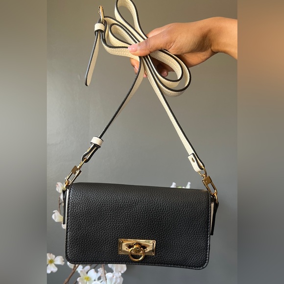 LOVE & LORE: Crossbody Bag - Picture 4 of 8